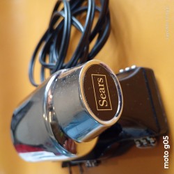Masajeador de mano eléctrico vintage de la marca Sears